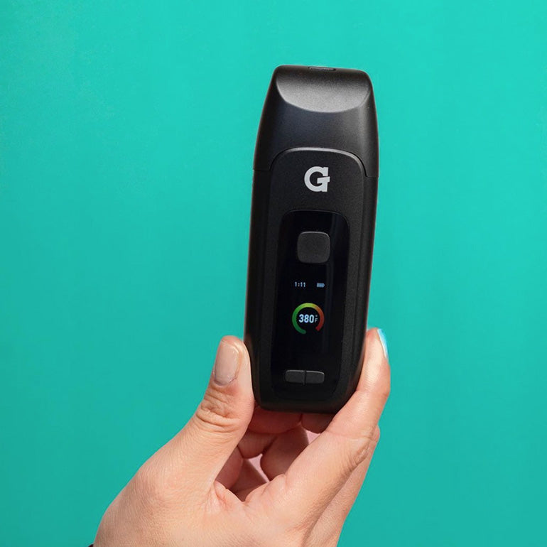 Gpen Dash Plus Vaporizer Size in hand