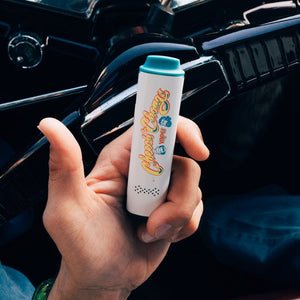 XVape Mambo Cheech und Chong Vaporizer Größe in der Hand